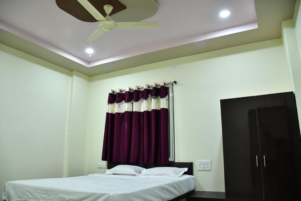 Akalkot Hotel Kalika Residency מראה חיצוני תמונה