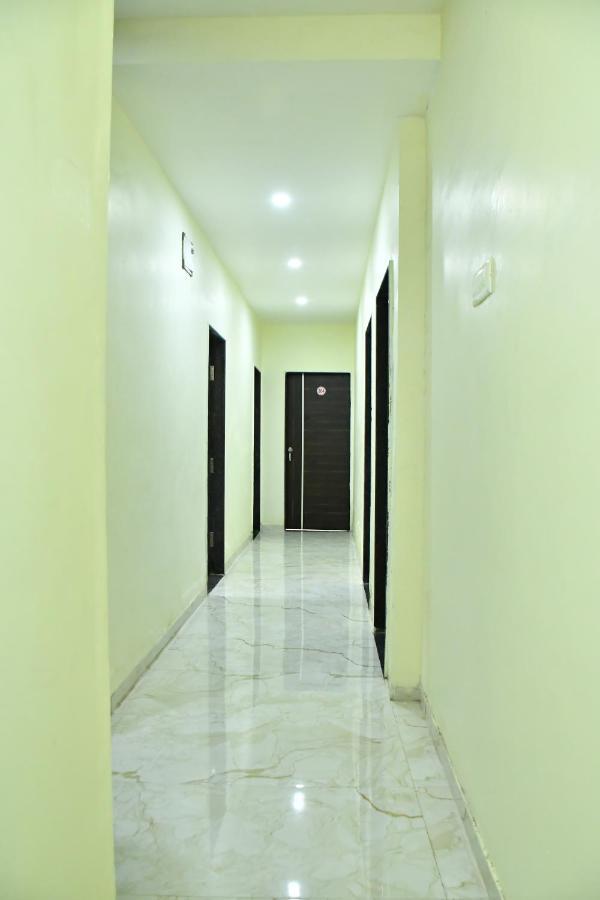 Akalkot Hotel Kalika Residency מראה חיצוני תמונה