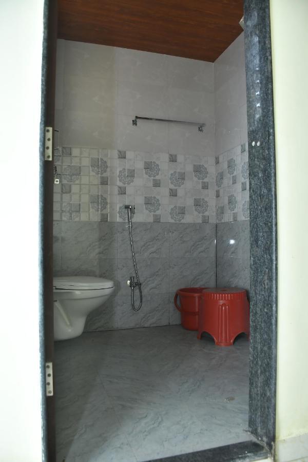 Akalkot Hotel Kalika Residency מראה חיצוני תמונה