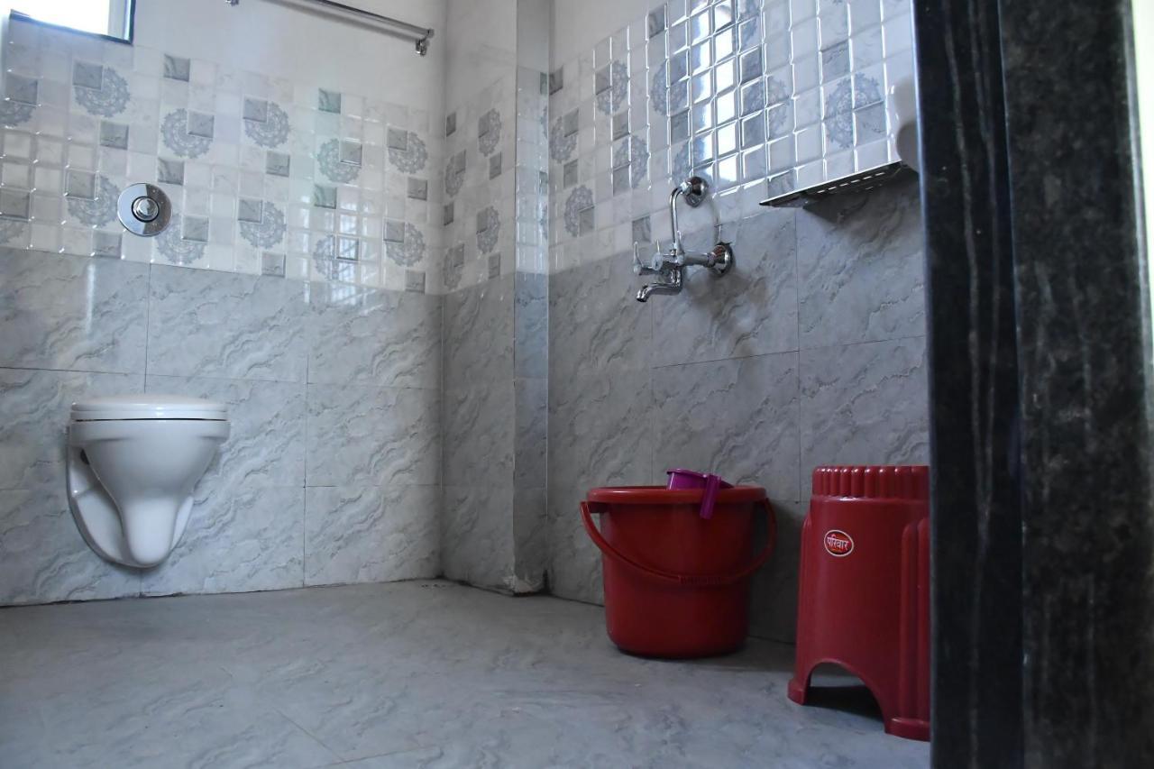 Akalkot Hotel Kalika Residency מראה חיצוני תמונה