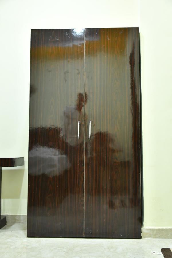 Akalkot Hotel Kalika Residency מראה חיצוני תמונה